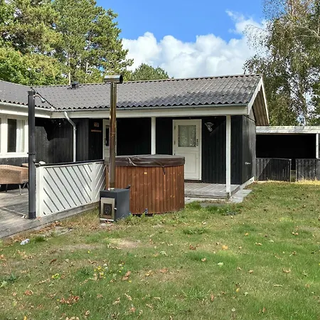 4 Bedroom Beautiful In * Store Fuglede